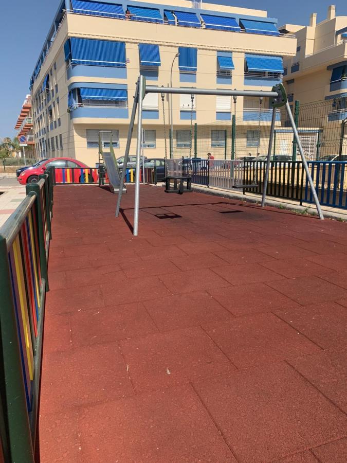 Apartamento Atico A 50 Metros De La Playa Will Daire Rincón de la Victoria Dış mekan fotoğraf